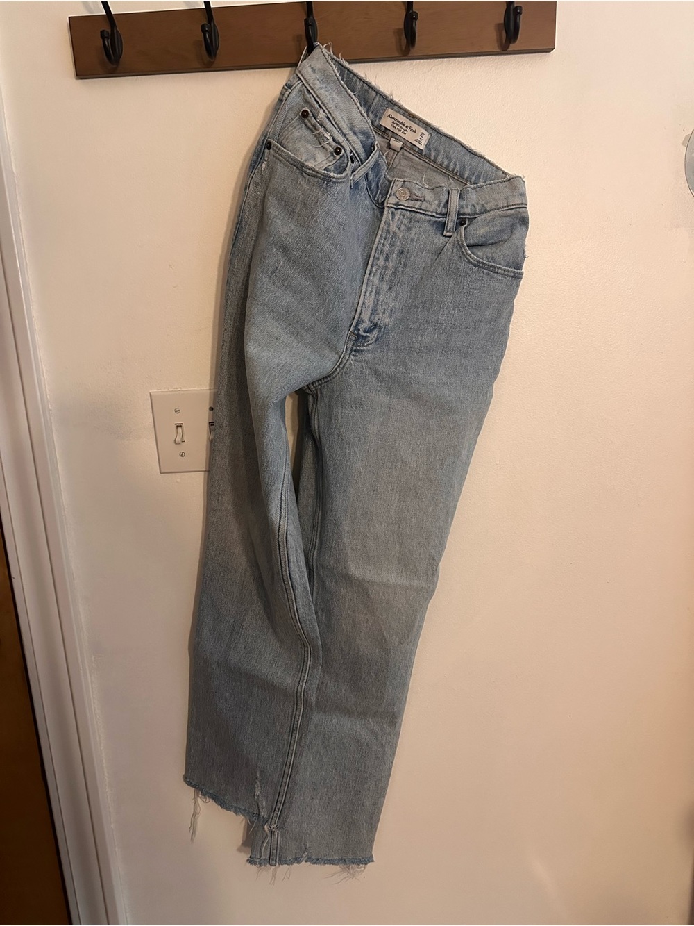 Abercrombie & Fitch Light Wash Wide Leg Jeans - Picture 1 of 1